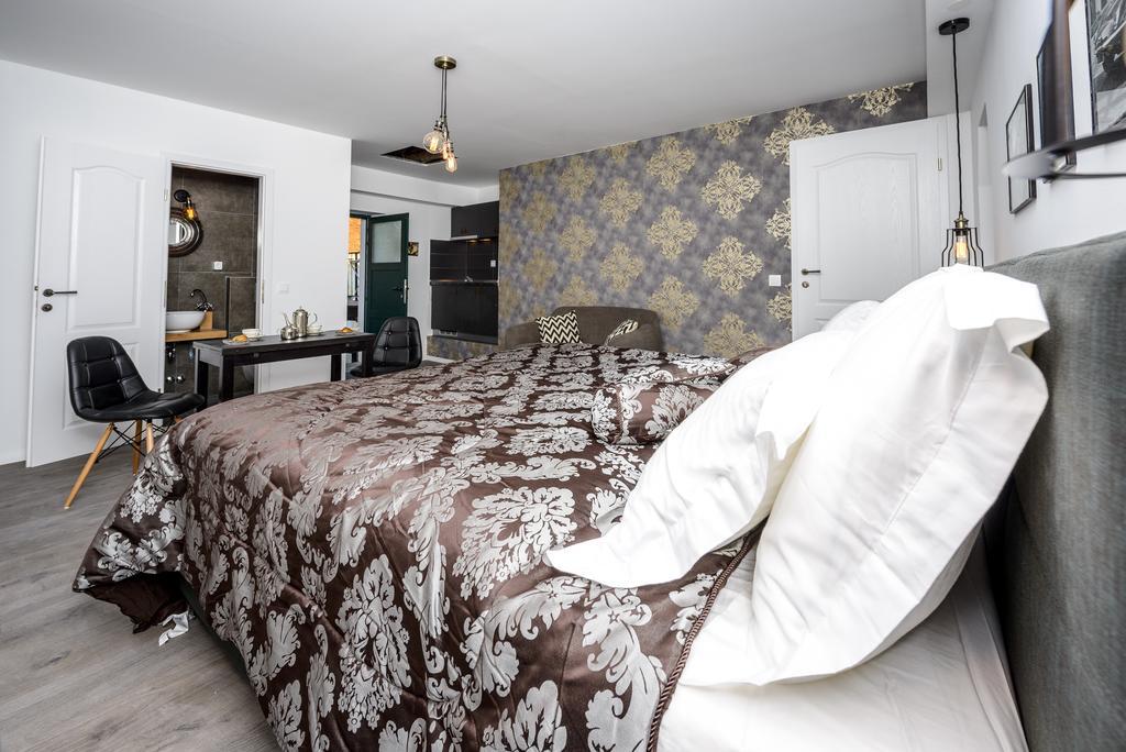 La Boheme Apartment *